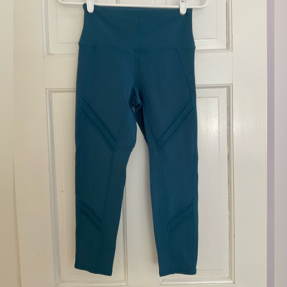 alo 3/4 Length Leggings